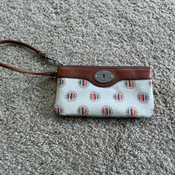 FOSSIL Wallet. NEW no tags. Wallet with zipper. Compartments inside. NICE Womens - Picture 3 of 4